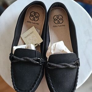 Daisy Fuentes Black Slip-On Suede Loafers Size 7